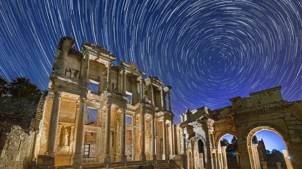 Efes Antik Kenti, gece ışıklandırmasıyla beğeni topluyor - Sputnik Türkiye