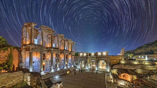 Efes Antik Kenti, gece ışıklandırmasıyla beğeni topluyor - Sputnik Türkiye