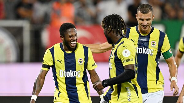 Trendyol Süper Lig’in 3. haftasında Çaykur Rizespor ile Fenerbahçe, Çaykur Didi Stadı Stadyumu’nda karşılaştı. Fenerbahçeli futbolcu Fred, gol sevinci yaşadı. - Sputnik Türkiye