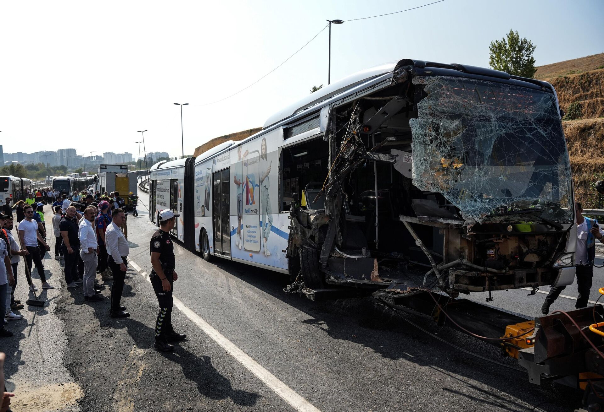 Küçükçekmece Sefaköy'de metrobüs kazası: 1 kişi yaşamını yitirdi, 38 yaralı - Sputnik Türkiye, 1920, 29.08.2024