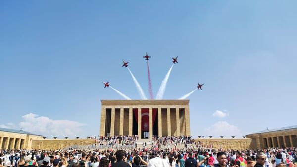 Türk yıldızları Anıtkabir semalarında uçtu - Sputnik Türkiye