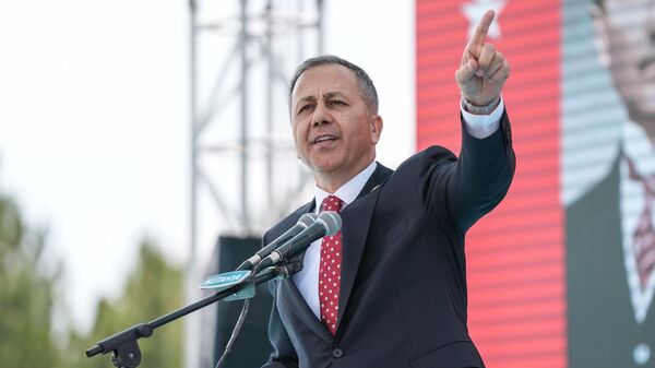 Kütahya'nın Altıntaş ilçesindeki Zafertepeçalköy Tören Alanı'nda Büyük Taarruz'un 102'nci yıldönümü dolayısıyla tören gerçekleştirildi. İçişleri Bakanı Ali Yerlikaya, törene katılarak konuşma yapt - Sputnik Türkiye