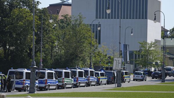 Münih'te eli silahlı bir kişi polis tarafından vuruldu - Sputnik Türkiye