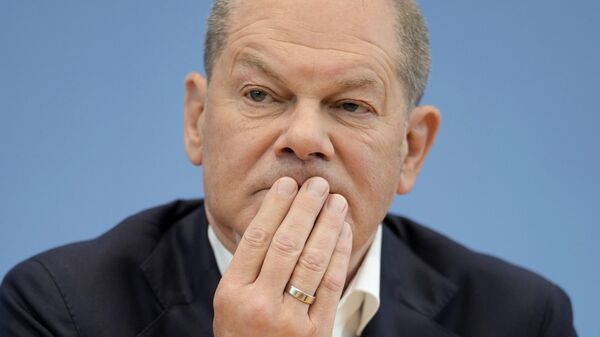 Olaf Scholz, el canciller alemán, habla durante su rueda de prensa anual de verano en Berlín, Alemania, el 14 de julio de 2023 - Sputnik Türkiye