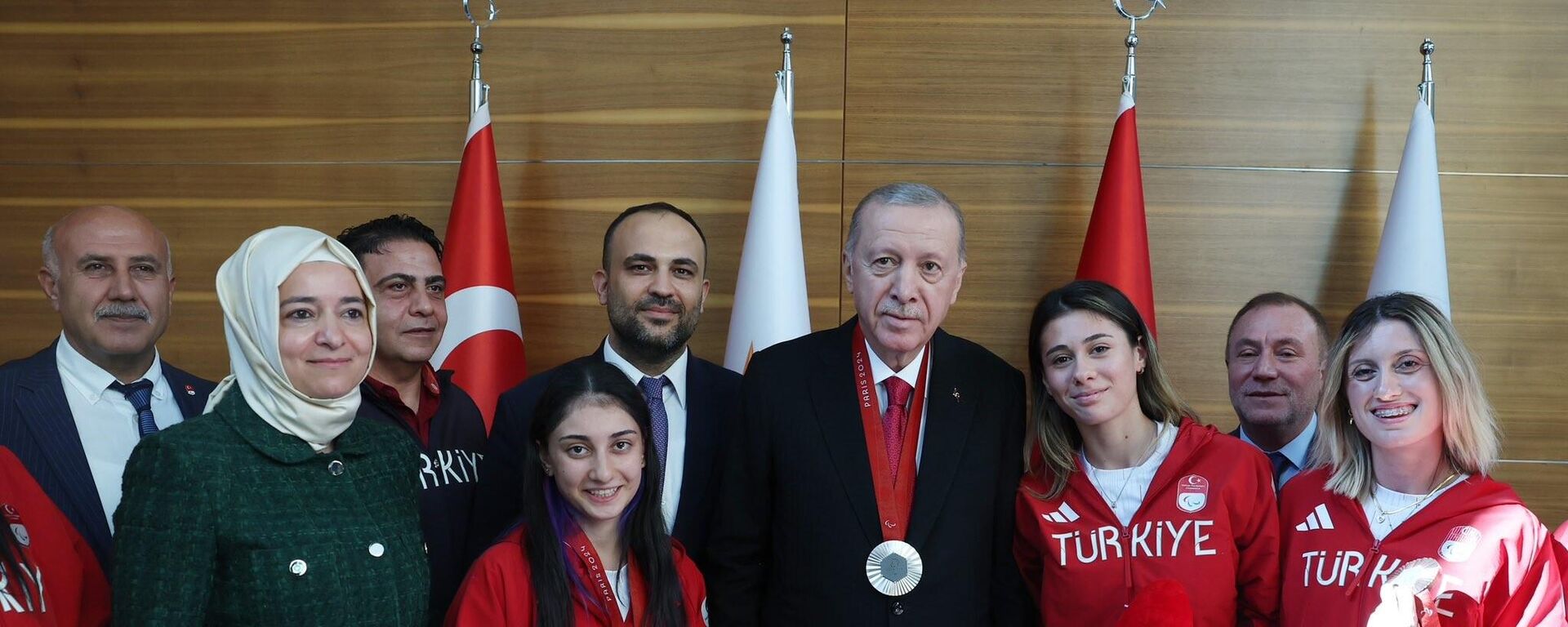 Cumhurbaşkanı Recep Tayyip Erdoğan, Türkiye Milli Paralimpik Takımı sporcularını kabul etti. - Sputnik Türkiye, 1920, 17.09.2024