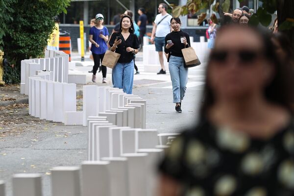 Projenin, yerel halk, işletmeler ve kâr amacı gütmeyen kuruluşlarla inşa edilmiş çevrenin tadını çıkarmaları ve birbirleriyle bağlantı kurmaları için paylaşılan, anlamlı bir deneyim sunması amaçlandığı bildirildi. - Sputnik Türkiye