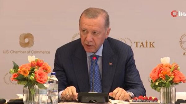 Cumhurbaşkanı Erdoğan, Türk-Amerikan İş Konseyi ev sahipliğinde düzenlenen 15. Türkiye Yatırım Konferansı çerçevesinde Amerikalı ve Türk iş adamlarıyla bir araya geldi - Sputnik Türkiye