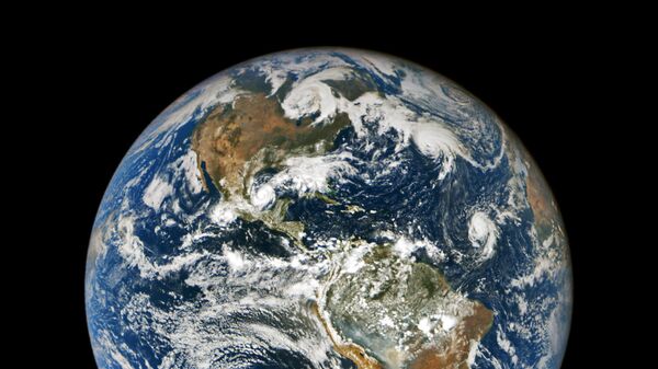 Kuzey Atlantik Okyanusu'nda bir ilk: Aynı anda üç kasırga oluştu - Sputnik Türkiye
