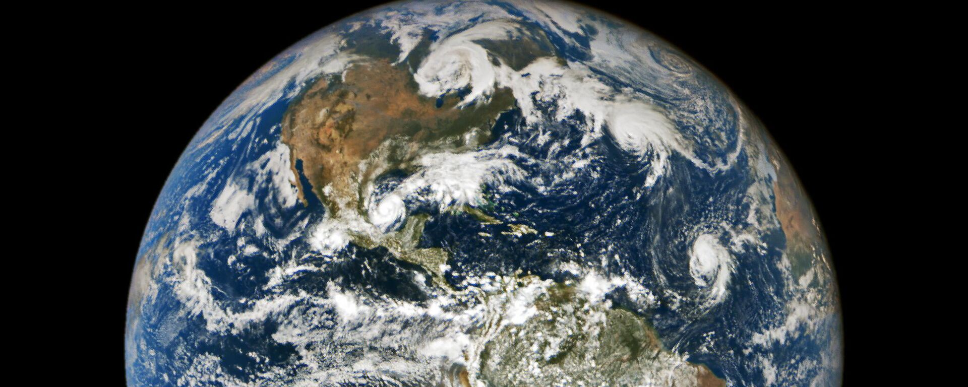 Kuzey Atlantik Okyanusu'nda bir ilk: Aynı anda üç kasırga oluştu - Sputnik Türkiye, 1920, 13.05.2025