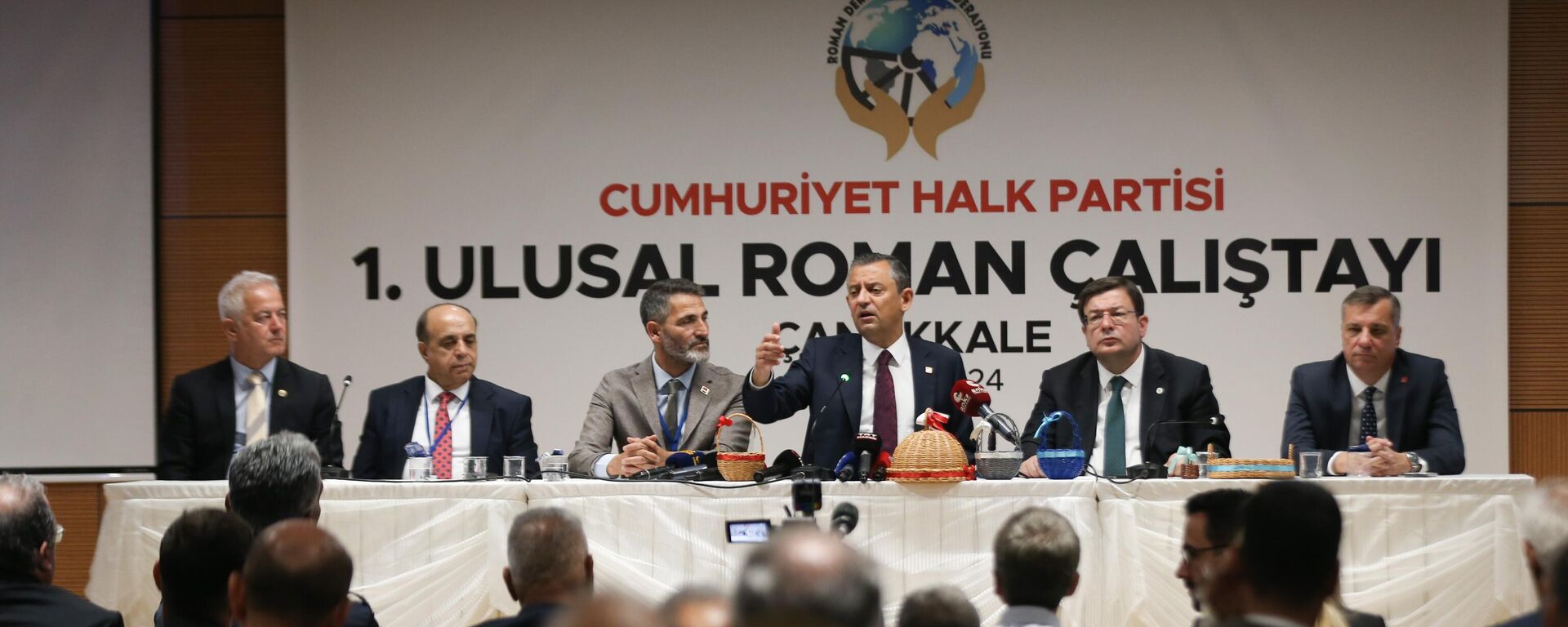 CHP Genel Başkanı Özgür Özel - Sputnik Türkiye, 1920, 11.10.2024