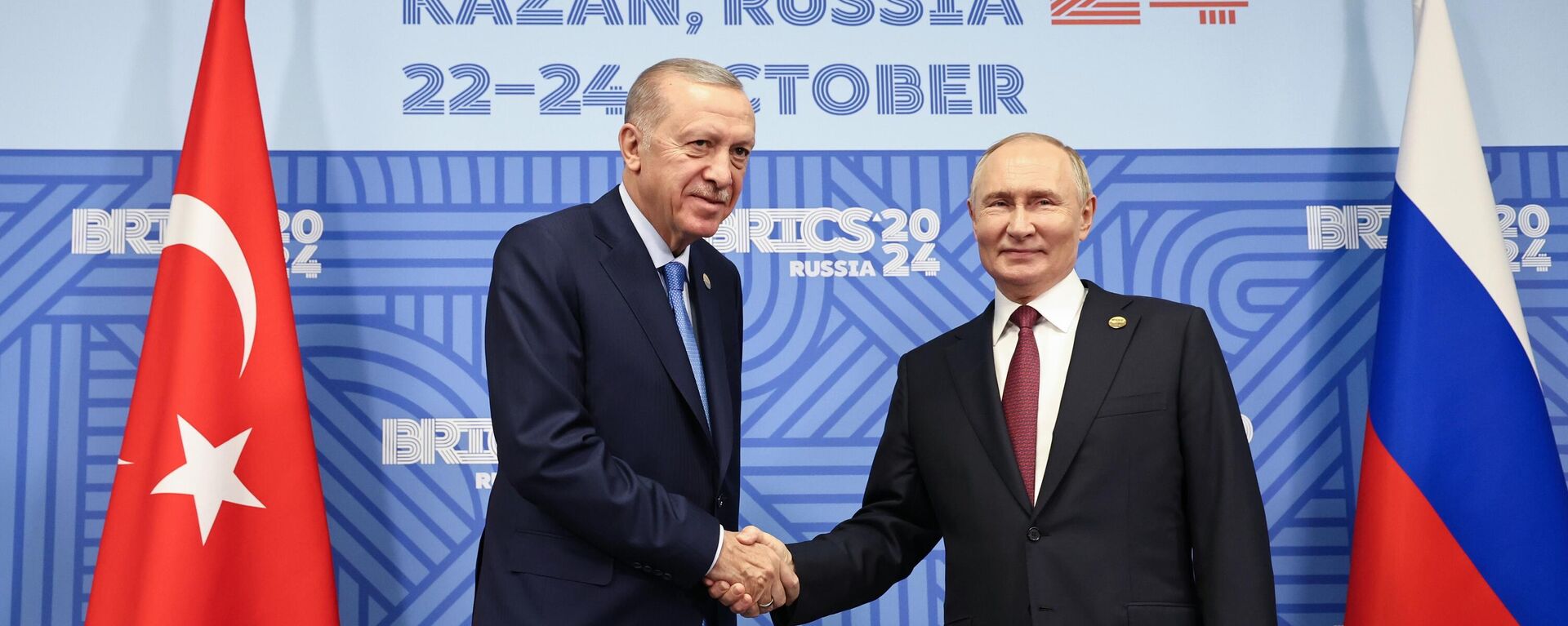 Rusya Devlet Başkanı Vladimir Putin ve Cumhurbaşkanı Recep Tayyip Erdoğan Rusya'nın Kazan kentinde düzenlenen 16. BRICS Zirvesi'nde bir araya geldi - Sputnik Türkiye, 1920, 08.12.2024