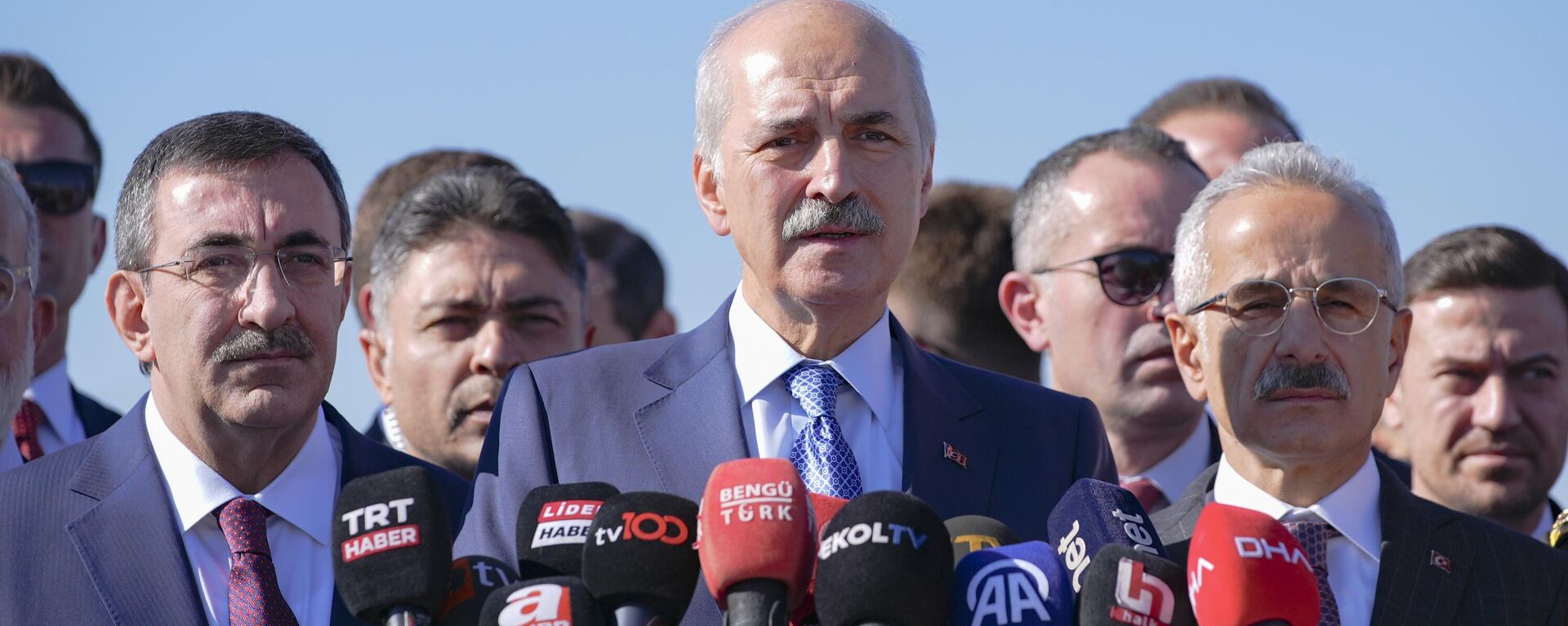 TBMM Başkanı Numan Kurtulmuş, Türk Havacılık ve Uzay Sanayii Anonim Şirketi'nin (TUSAŞ) Kahramankazan ilçesindeki yerleşkesine yönelik terör saldırısı sebebiyle tesise gelerek, geçmiş olsun ziyaretinde bulundu - Sputnik Türkiye, 1920, 10.11.2024