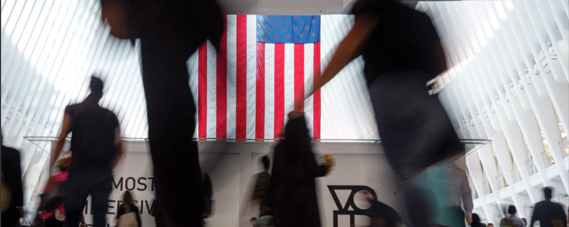 New York'ta asılmış ABD bayrağı - Sputnik Türkiye, 1920, 13.02.2026