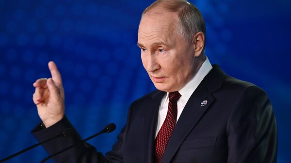 Rusya Devlet Başkanı Vladimir Putin, Valday Uluslararası Tartışma Kulübü’nün 21'incisi düzenlenen yıllık genel oturumunda konuşma yaptı - Sputnik Türkiye
