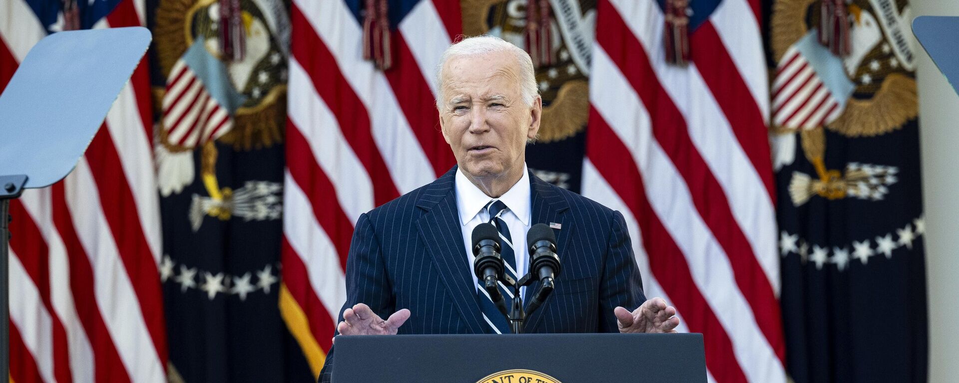 epa11707709 US President Joe Biden delivers remarks on the results of the 2024 presidential election during an address to the nation in the Rose Garden of the White House in Washington, DC, USA, 07 November 2024. President Biden stated he accepts the choice the country made, after Republican presidential candidate Donald J. Trump was declared the winner of the 2024 US presidential election over Democratic presidential candidate US Vice President Kamala Harris.  EPA-EFE/GRAEME SLOAN - Sputnik Türkiye, 1920, 28.11.2024