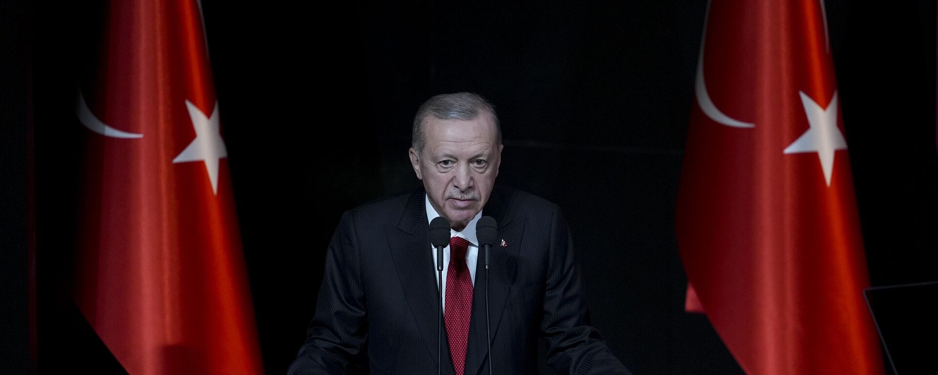 Erdoğan: Milletin birlik, beraberliğini bozmaya yönelik her söz, doğrudan Gazi Mustafa Kemal'in emanetine ihanettir - Sputnik Türkiye, 1920, 13.11.2024