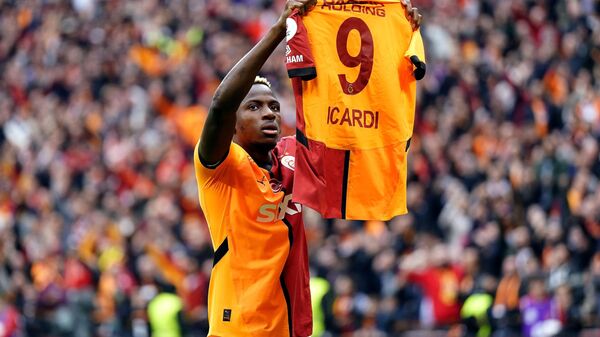 Galatasaray'ın Nijeryalı futbolcusu Victor Osimhen'den Mauro Icardi'ye destek  - Sputnik Türkiye