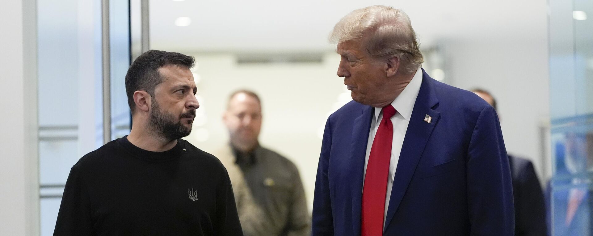 Republican presidential nominee former President Donald Trump meets with Ukraine's President Volodymyr Zelenskyy at Trump Tower, Friday, Sept. 27, 2024, in New York. (AP Photo/Julia Demaree Nikhinson) - Sputnik Türkiye, 1920, 09.12.2024