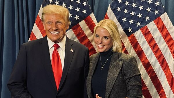 Gaetz'in çekilmesinin ardından Trump'ın yeni Adalet Bakanını belirledi: Pam Bondi - Sputnik Türkiye