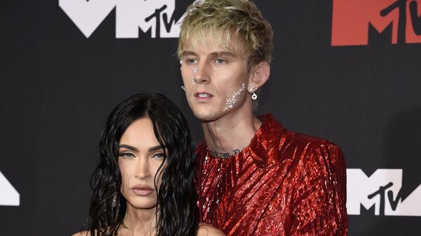 Megan Fox ve Machine Gun Kelly - Sputnik Türkiye