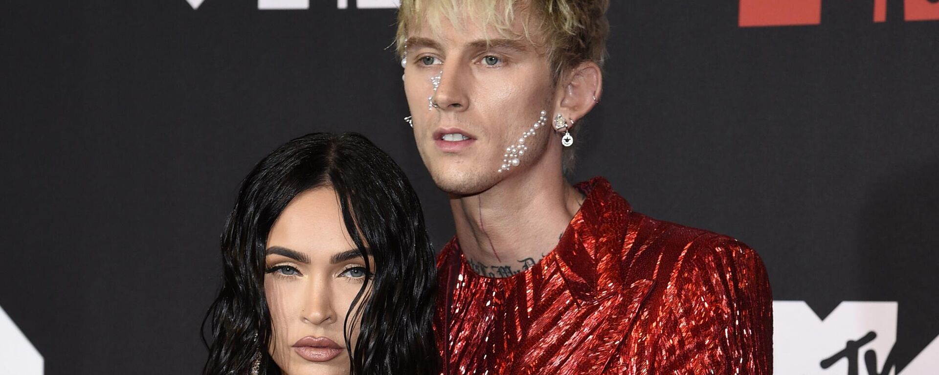 Megan Fox ve Machine Gun Kelly - Sputnik Türkiye, 1920, 23.11.2024