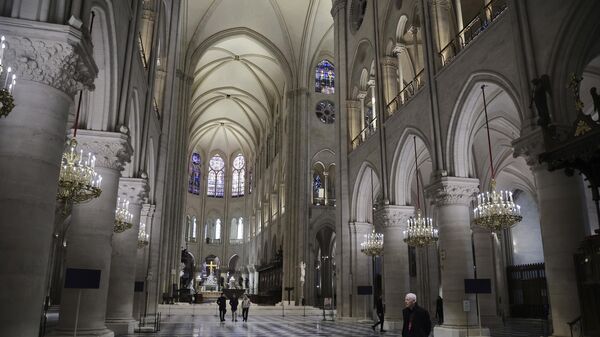 Macron, yangın sonrası restorasyonu tamamlanan Notre-Dame Katedrali'ni ziyaret etti - Sputnik Türkiye