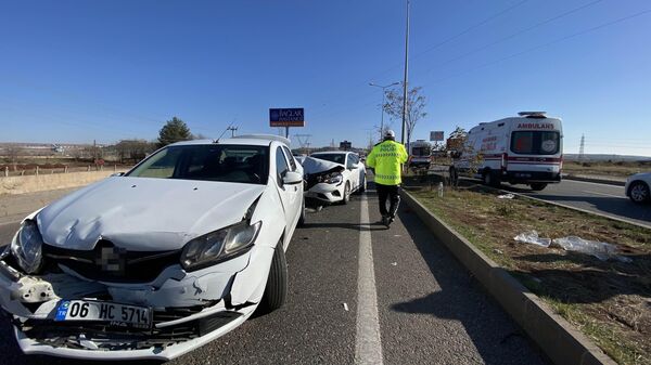 Diyarbakır'da zincirleme kaza: Yaralılar var - Sputnik Türkiye