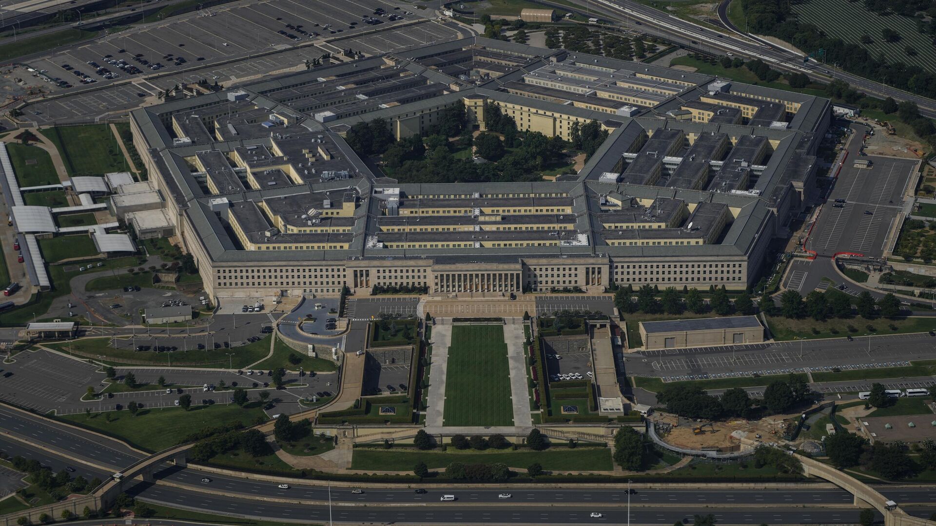 Pentagon: ABD'de görülen 'gizemli dronlar, ABD kıyılarında gizlenen bir İran gemisine' ait değil - Sputnik Türkiye, 1920, 22.05.2025