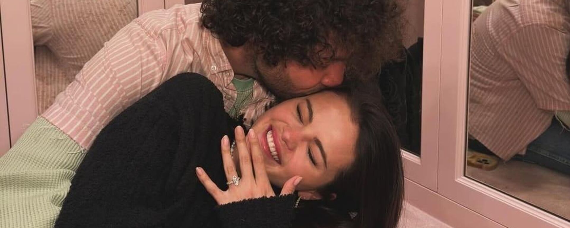 Selena Gomez, Benny Blanco ile nişanlandı - Sputnik Türkiye, 1920, 12.12.2024