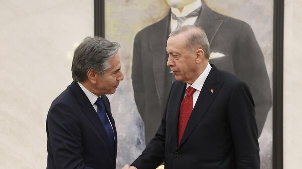 Cumhurbaşkanı Recep Tayyip Erdoğan, ABD Dışişleri Bakanı Antony Blinken’ı Esenboğa Havalimanı'nda kabul etti. - Sputnik Türkiye