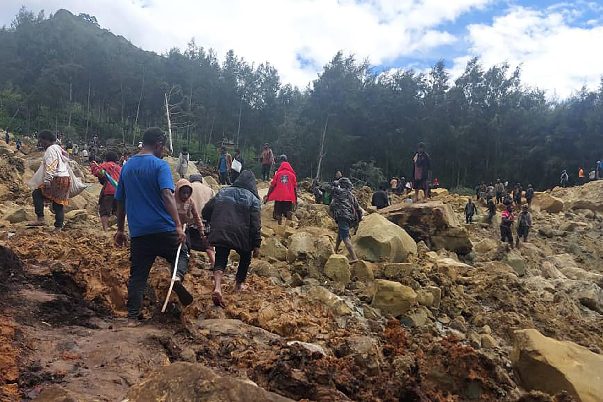 Papua Yeni Gine'deki Enga heyelanında 670 kişi yaşamını yitirdi - Sputnik Türkiye, 1920, 18.12.2024