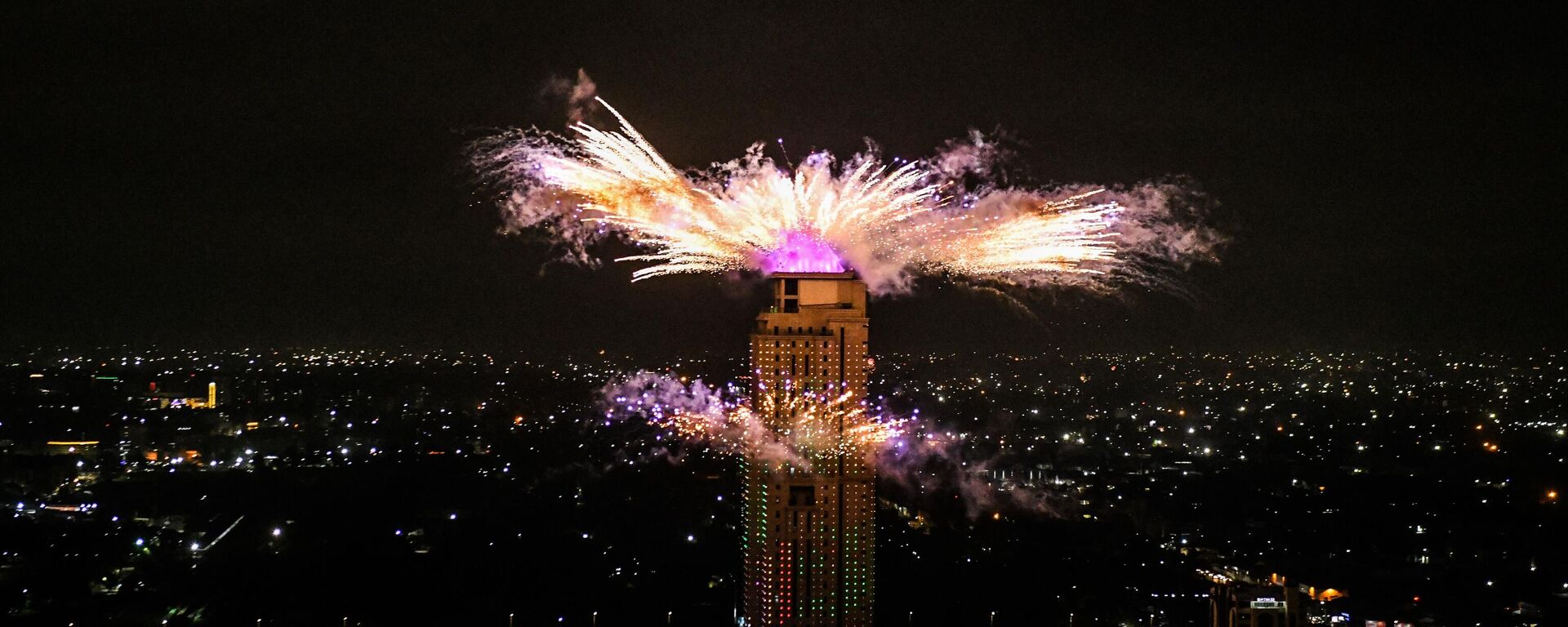 Dünya 2025'i karşıladı: Pek çok ülkede kutlamalar geceyi aydınlattı - Sputnik Türkiye, 1920, 01.01.2025