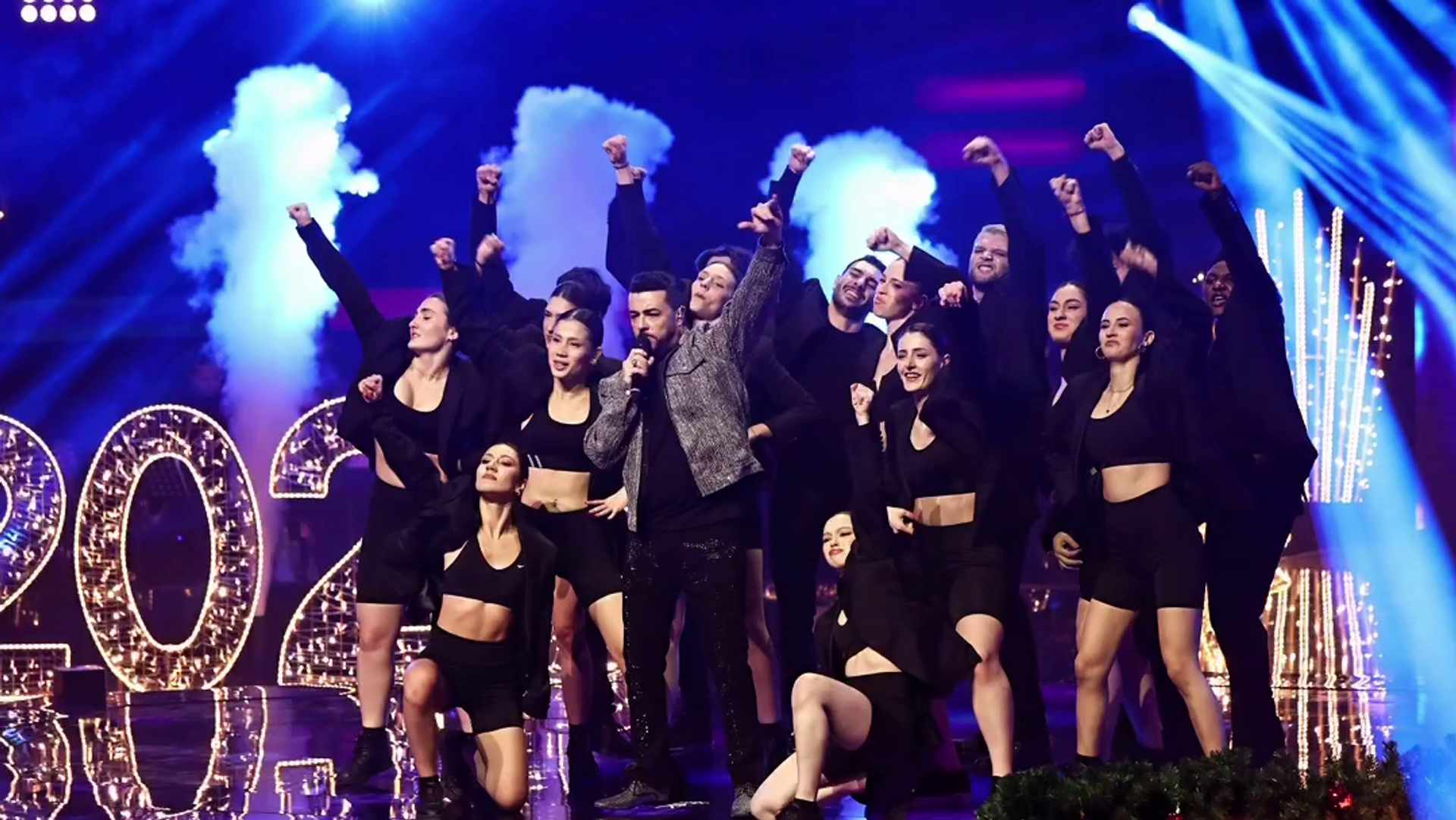 O Ses Türkiye'de Burak Kut sürprizi: Yılbaşı akşamı performansı beğeni topladı - Sputnik Türkiye, 1920, 01.01.2025