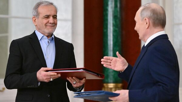 Rusya ve İran, Kapsamlı Stratejik Ortaklık Anlaşması imzaladı
 - Sputnik Türkiye