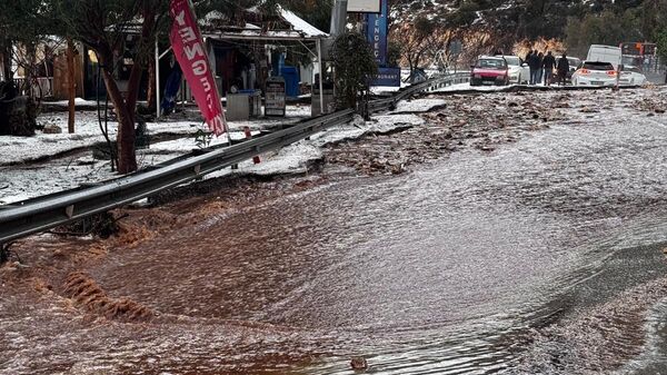 Antalya'da dolu ve sağanak meydana geldi - Sputnik Türkiye