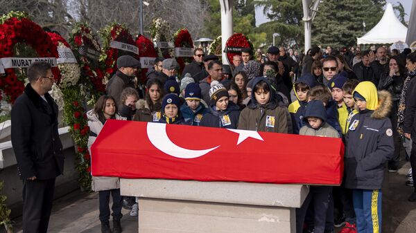 Nil Apak cenaze - Sputnik Türkiye