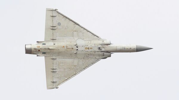 A Taiwan Air Force Mirage 2000 fighter jet flies over Hsinchu Air Force base during an air show in Hsinchu, Taiwan, Thursday, Nov. 19, 2015 - Sputnik Türkiye