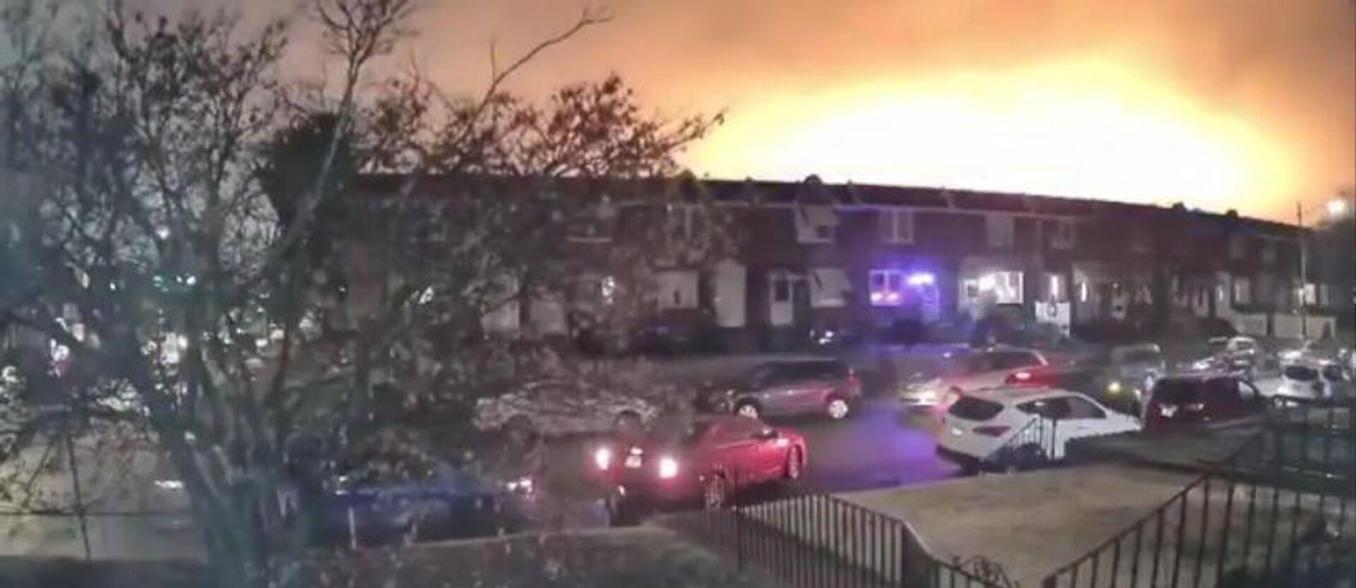 ABD'de tekrar uçak kazası: Philadelphia kentinde düşen uçak çok sayıda evin yanmasına sebep oldu ABD'de tekrar uçak kazası: Philadelphia kentinde düşen uçak çok sayıda evin yanmasına sebep oldu - Sputnik Türkiye, 1920, 02.12.2025