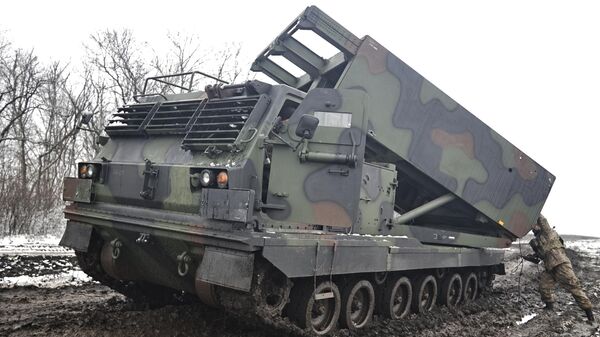 Реактивная система залпового огня MLRS - Sputnik Türkiye