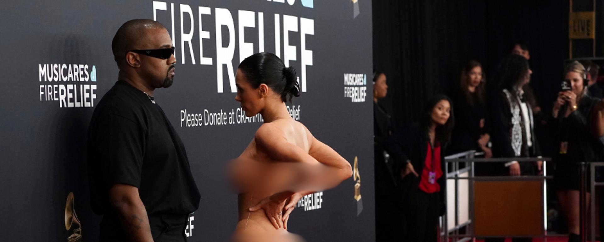 Kanye West ve Bianca Censori'den Grammy'de skandal: Davetsiz geldiler, kırmızı halıda çıplak kalınca polis müdahale etti - Sputnik Türkiye, 1920, 03.02.2025