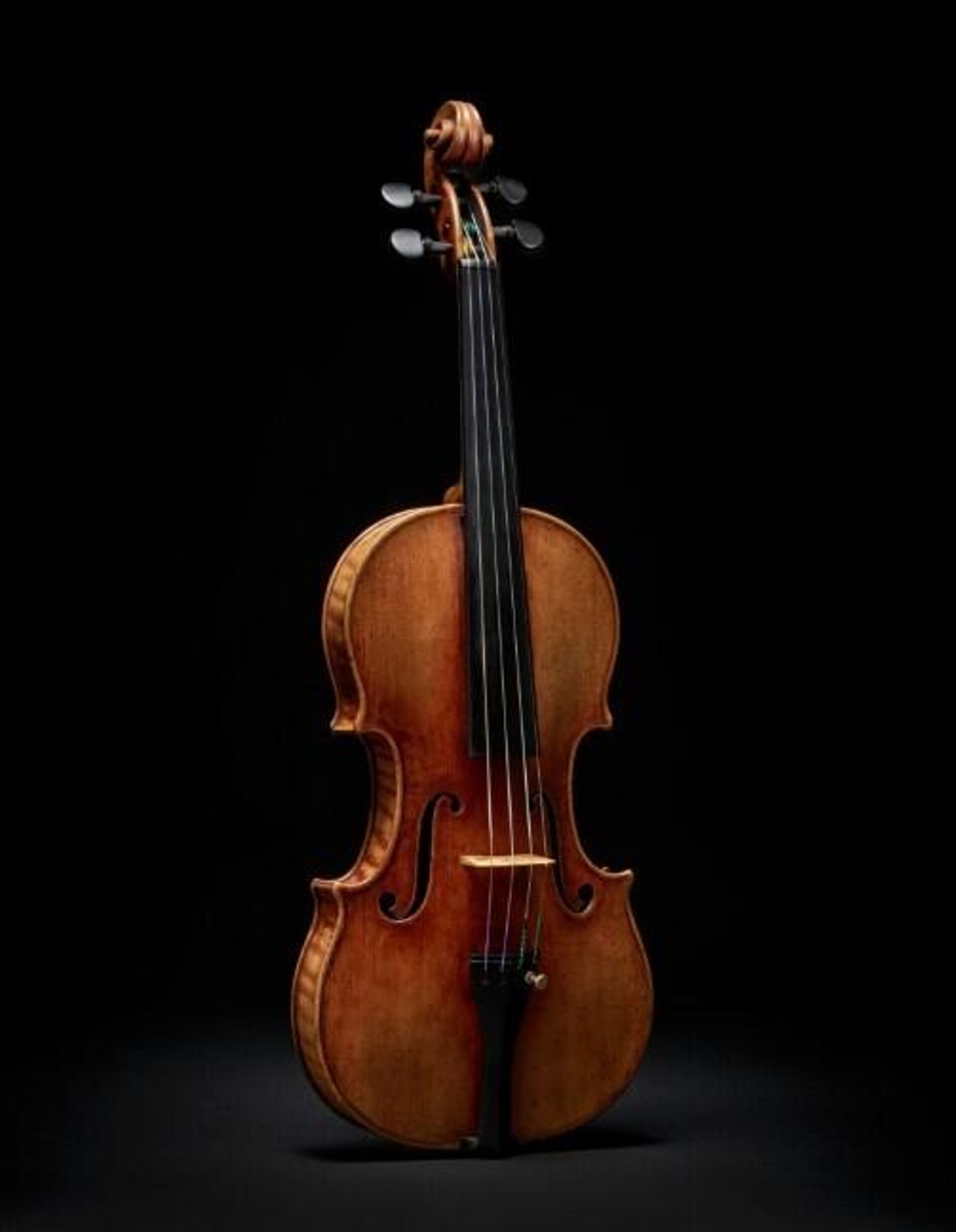 1714 yapımı Antonio Stradivari imzalı keman - Sputnik Türkiye, 1920, 04.02.2025