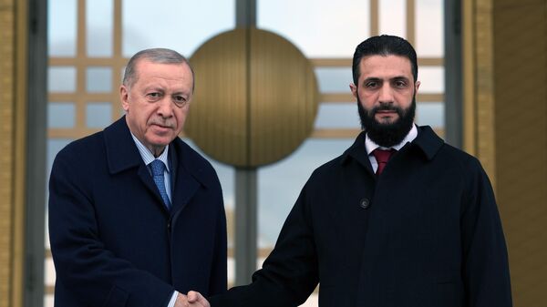 Cumhurbaşkanı Erdoğan ile Suriye Arap Cumhuriyeti Geçiş Dönemi Cumhurbaşkanı Şara - Sputnik Türkiye