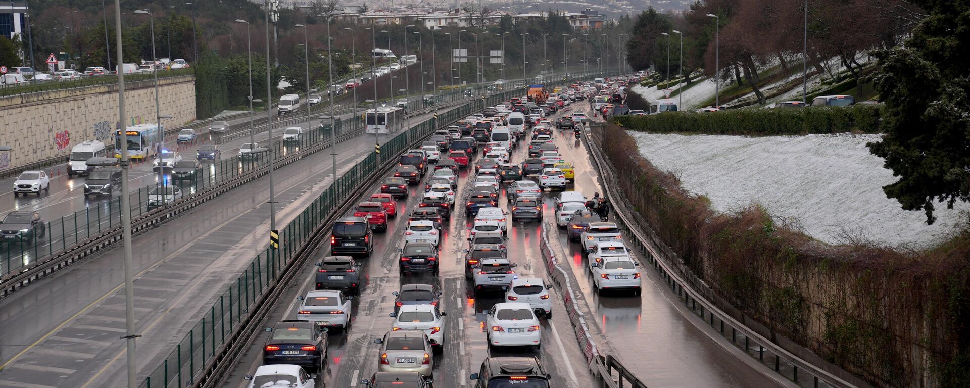 İstanbul kar yağışı trafik - Sputnik Türkiye, 1920, 07.02.2025