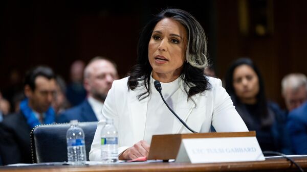 ABD Başkan'ı Donald Trump'ın Ulusal İstihbarat Direktörü olarak görevlendirdiği eski Kongre üyesi Tulsi Gabbard (fotoğrafta), ABD Senatosu Dış İlişkiler Komitesi önünde Washington D.C.'deki onay oturumuna katıldı.  - Sputnik Türkiye