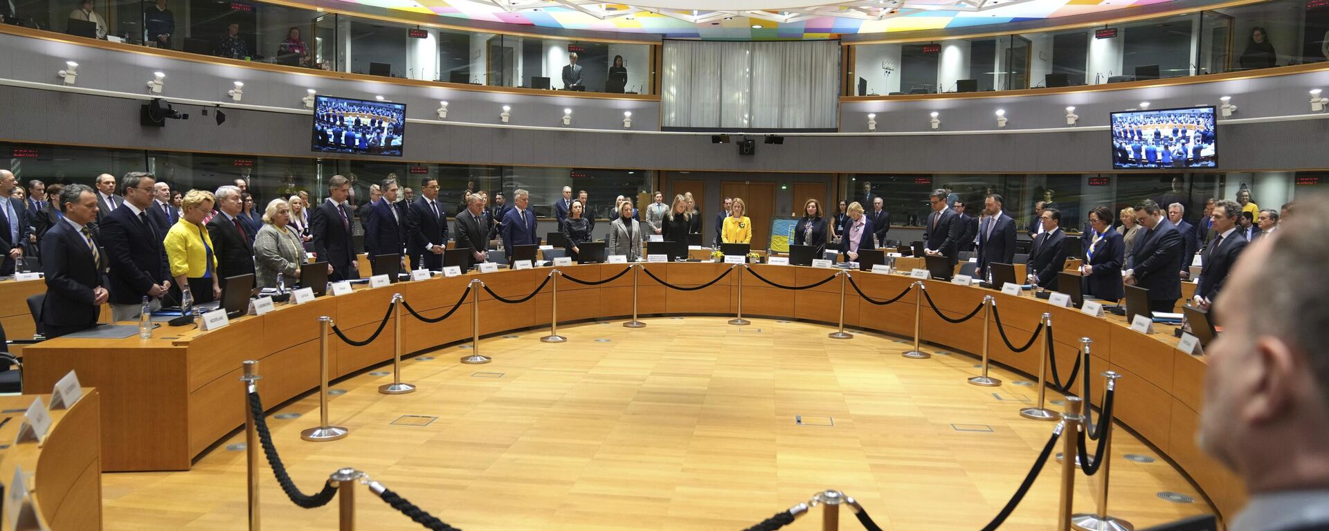 AB, Suriye'ye yönelik bazı yaptırımları askıya aldı - Sputnik Türkiye, 1920, 16.09.2025