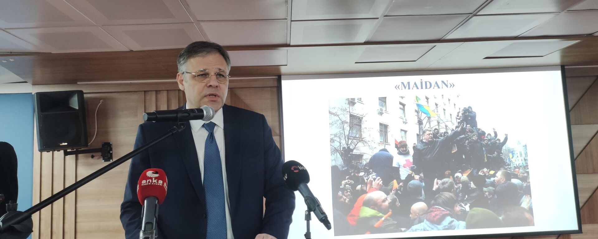 Rodion Miroşnik - Sputnik Türkiye, 1920, 16.05.2025