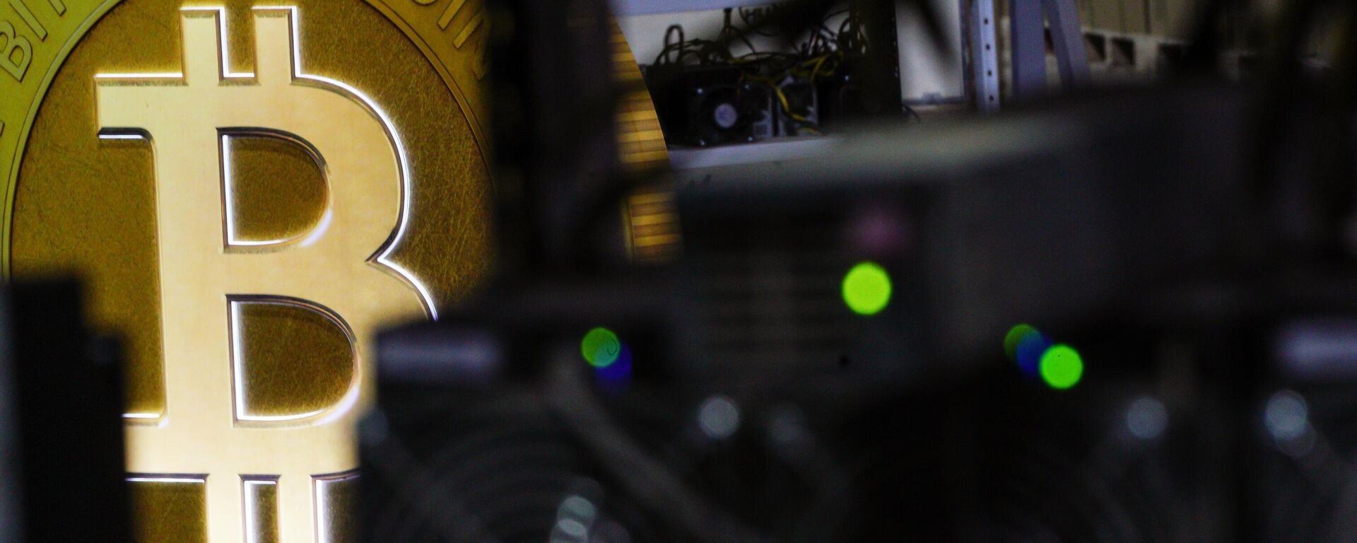 Kripto para madencilik çiftliği - Sputnik Türkiye, 1920, 26.06.2025