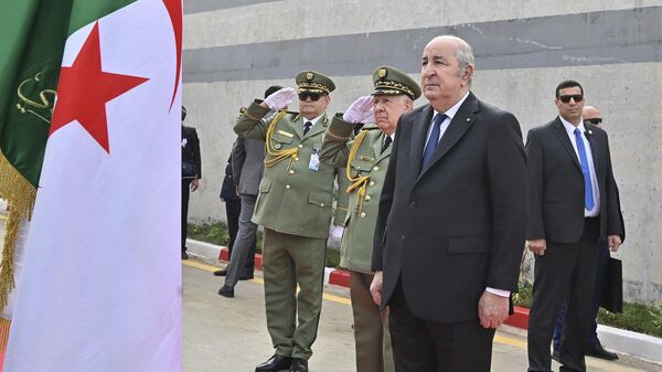 Cezayir Cumhurbaşkanı Tebbun, Arap Birliği Zirvesi'ne katılmıyor - Sputnik Türkiye