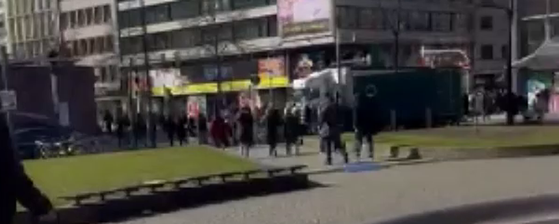 Almanya'da bir araç kalabalığa daldı: En az 2 ölü, çok sayıda yaralı var - Sputnik Türkiye, 1920, 03.03.2025