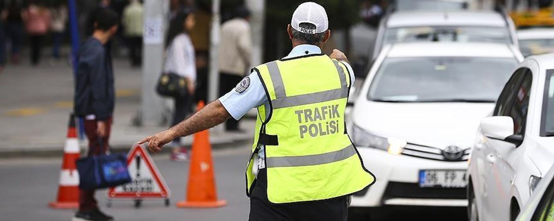 Trafik polisi - Sputnik Türkiye, 1920, 19.03.2025